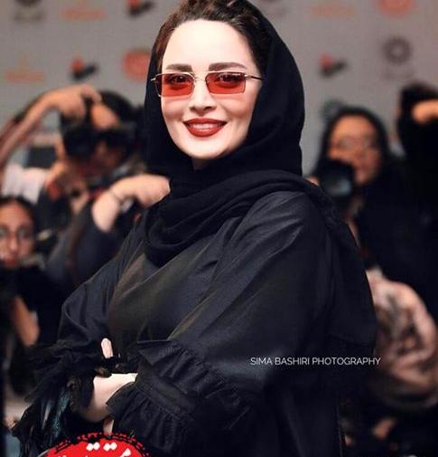 عکس بهنوش طباطبایی با عینک