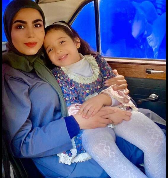 عکس پشت صحنه زندگی زیباست