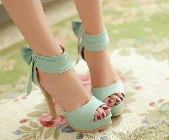 عکس کفش پاشنه بلند نوجوانانه