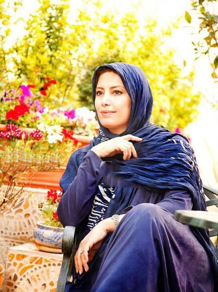 عکس افسانه بایگان با جوراب نازک