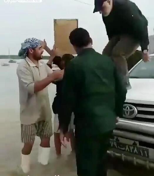 عکس سردار سلیمانی در سیل خوزستان