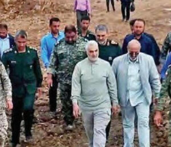 عکس سردار سلیمانی در سیل خوزستان