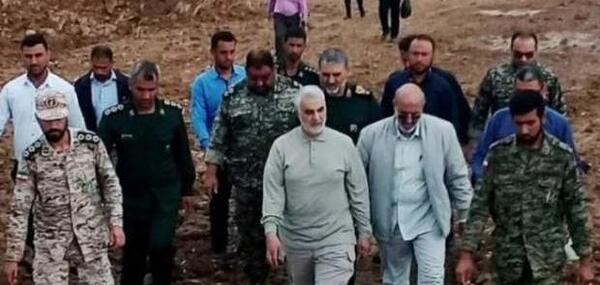 عکس سردار سلیمانی در سیل خوزستان
