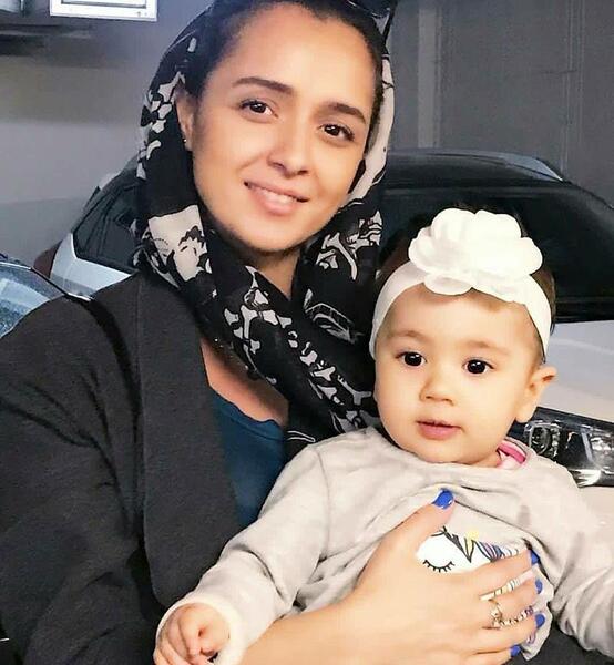 عکس ترانه علیدوستی در خانه اش