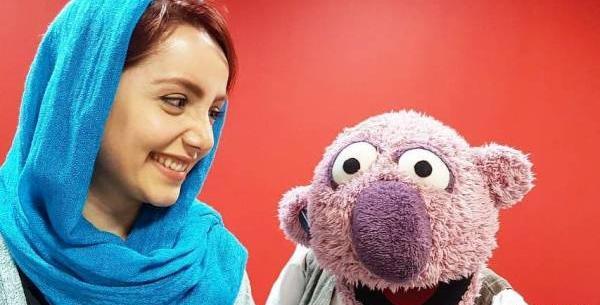 عکس پشت صحنه عروسک گردانی جناب خان