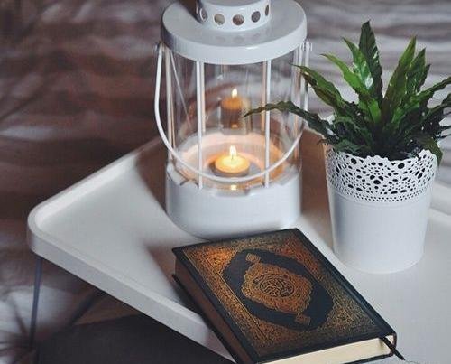 عکس خواندن فاتحه برای اموات