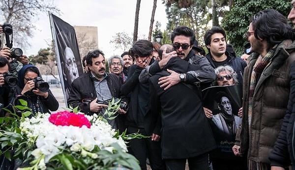 عکس قبر حسین محب اهری