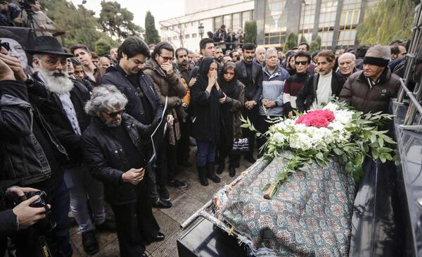 عکس قبر حسین محب اهری