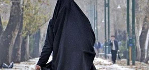 عکس دختر چادری ناراحت