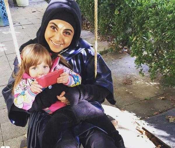عکس آزاده صمدی در سریال پشت بام تهران