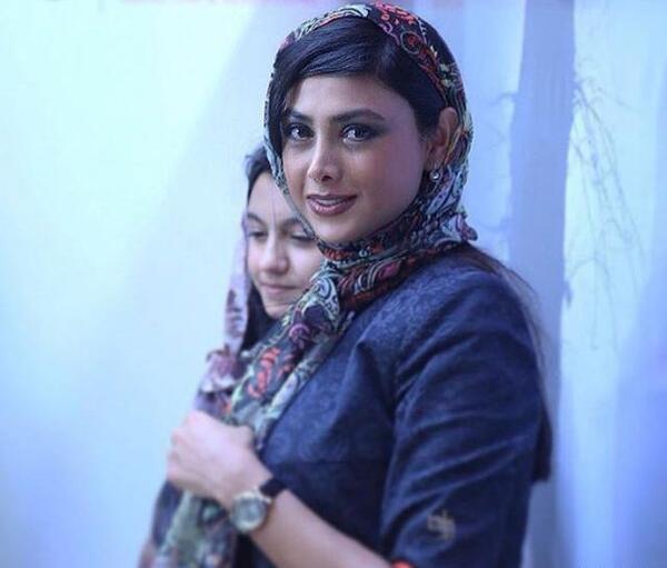 عکس آزاده صمدی در سریال پشت بام تهران
