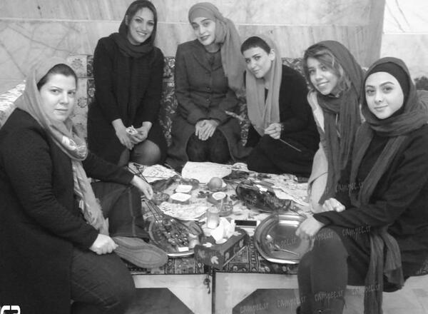 عکس آزاده صمدی در سریال پشت بام تهران