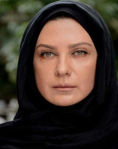 عکس آزاده صمدی در سریال پشت بام تهران