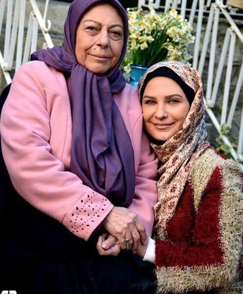 عکس آزاده صمدی در سریال پشت بام تهران