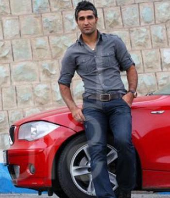 عکس از ماشین پژمان جمشیدی