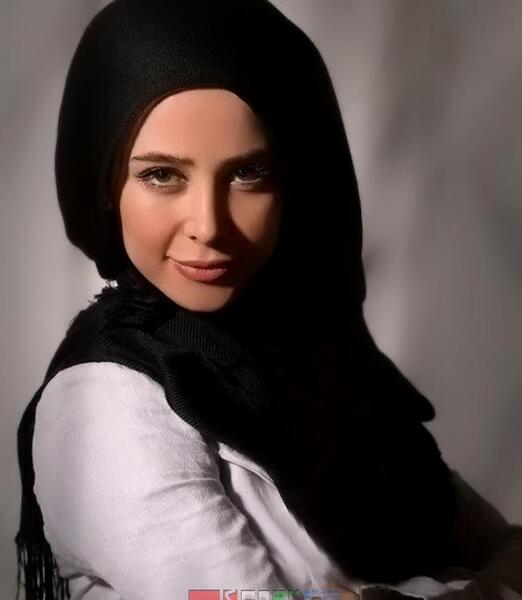 عکس الناز حبیبی در طبیعت