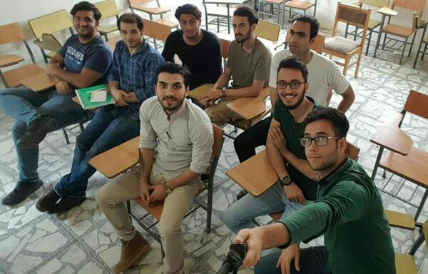 عکس شهید بابک نوری در دریا