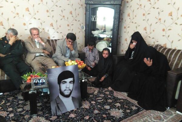 عکس شهید غواص دست بسته