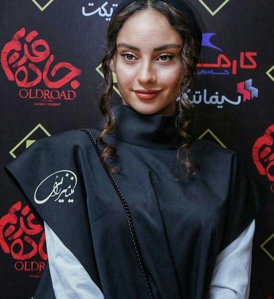 عکس ترلان پروانه در جاده قدیم