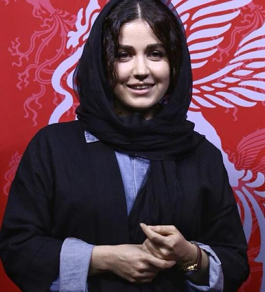 عکس افسانه پاکرو در جشنواره فیلم فجر