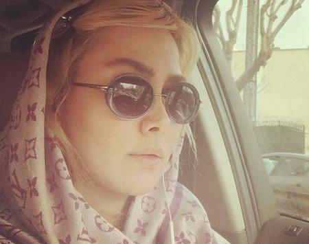 عکس آنا نعمتی با عینک آفتابی