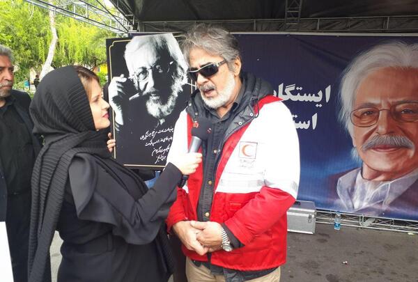 عکس همسر جمشید مشایخی در مراسم خاکسپاری