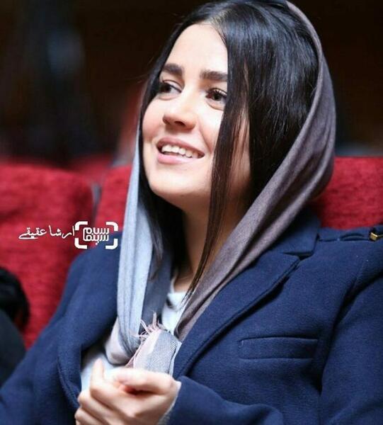 عکس افسانه پاکرو در جشنواره فجر