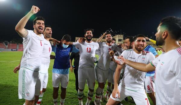 عکس بازیکنان تیم ملی در فرودگاه