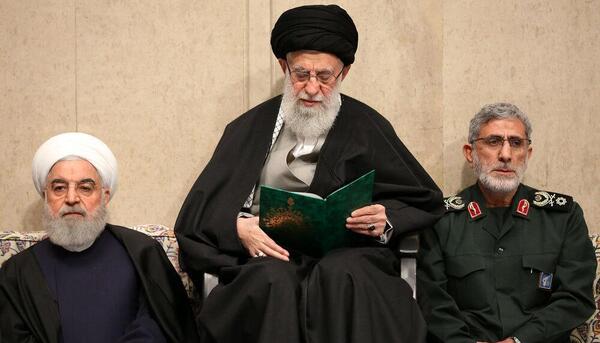 عکس سردار سلیمانی کنار رهبر