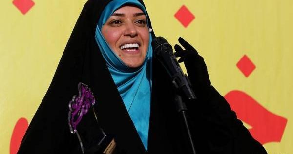 عکس الهام چرخنده در بیمارستان