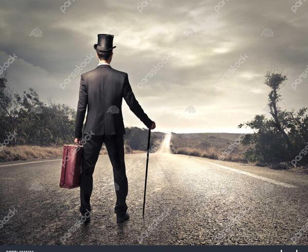 عکس مرد پشت به دوربین
