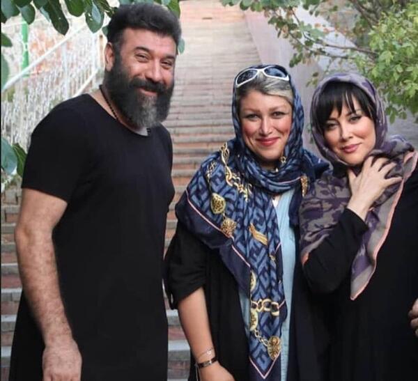 عکس آشا محرابی با خواهرش