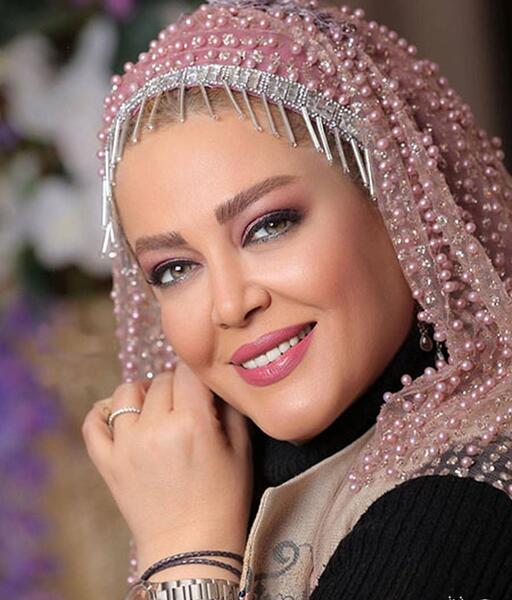 عکس بهاره رهنما با خانواده
