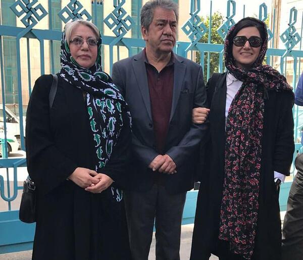 عکس باران کوثری با پدر و مادرش