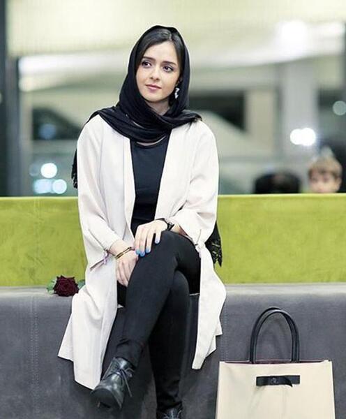 عکس ترانه علیدوستی با ساپورت