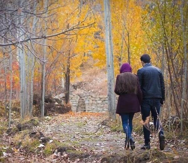 عکس پیاده روی دونفره عاشقانه