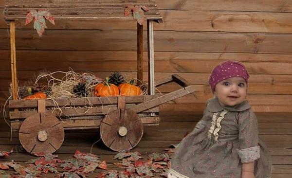عکس ماهگرد پاییزی کودک