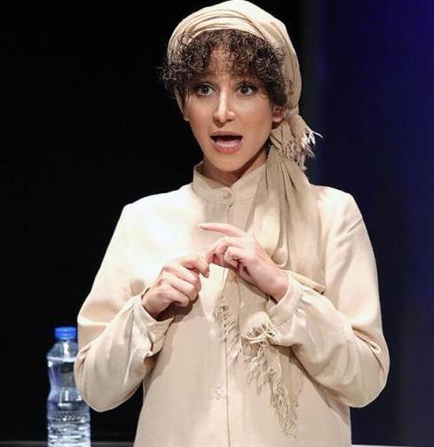 عکس الناز حبیبی قبل عمل بینی