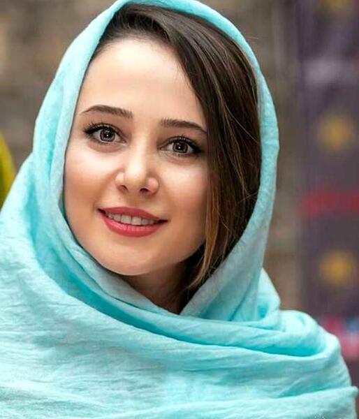 عکس الناز حبیبی قبل عمل بینی