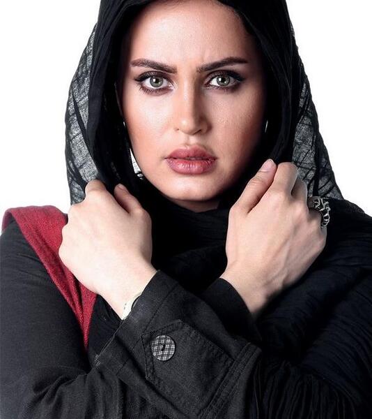 عکس الناز شاکردوست در قلب یخی