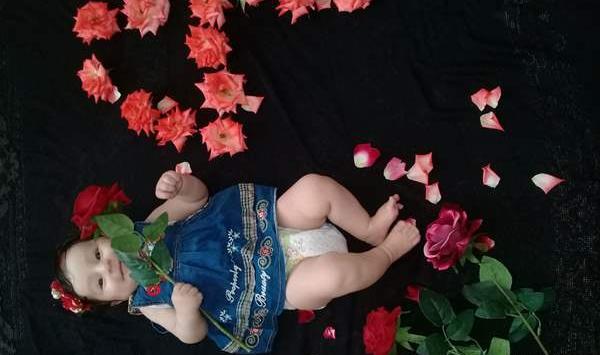 عکس ماهگرد نوزاد با گل