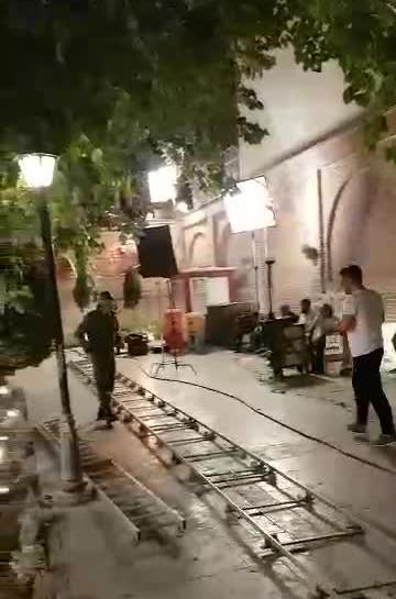 عکس پشت صحنه روباه نه دم با زیرنویس فارسی چسبیده