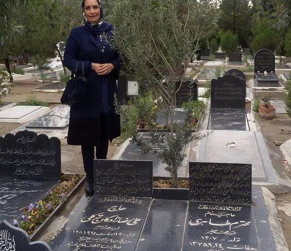 عکس سنگ قبر باران کوثری