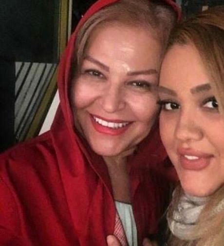 عکس های اکرم محمدی و دخترش