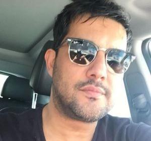 عکس حامد بهداد با مادرش