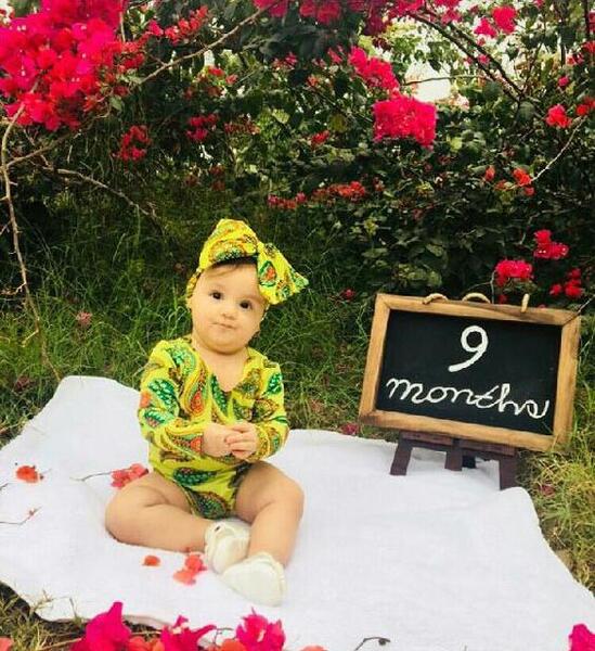 عکس ماهگرد نوزاد در طبیعت