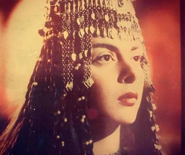 عکس افسانه بایگان قبل از عمل بینی