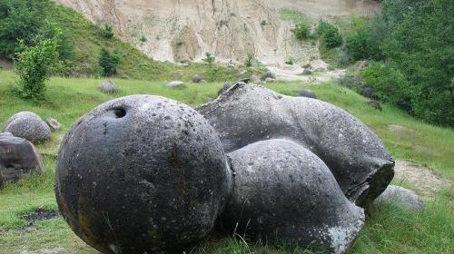 عکس سنگ بزرگ