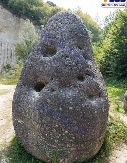 عکس سنگ بزرگ