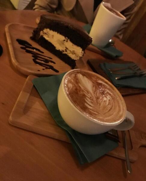 عکس دونفره تو کافه